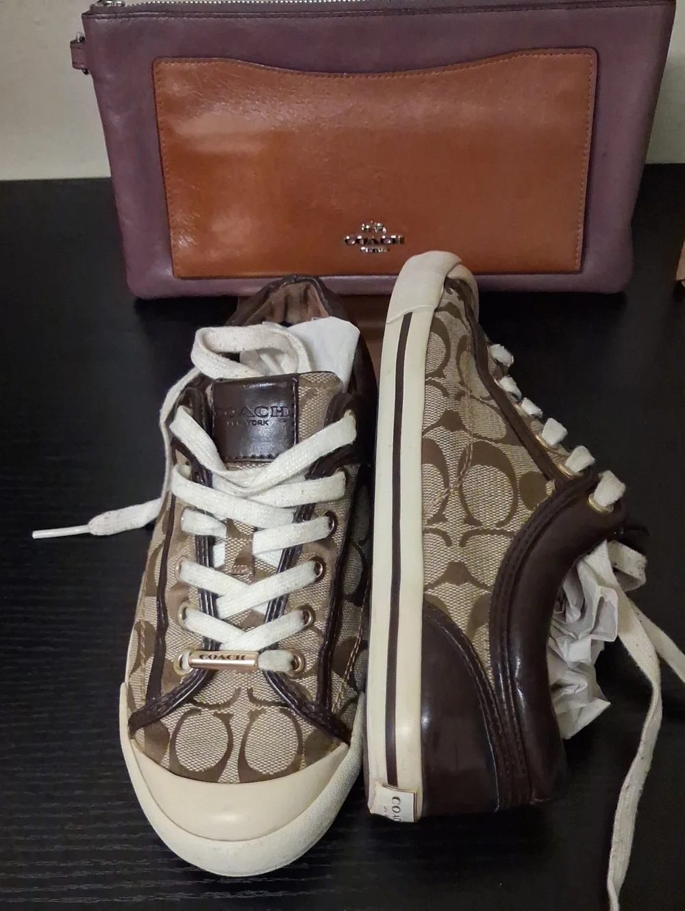 Coach BUNDLE CLUTCH AND SNEAKERS SIZE 7.5